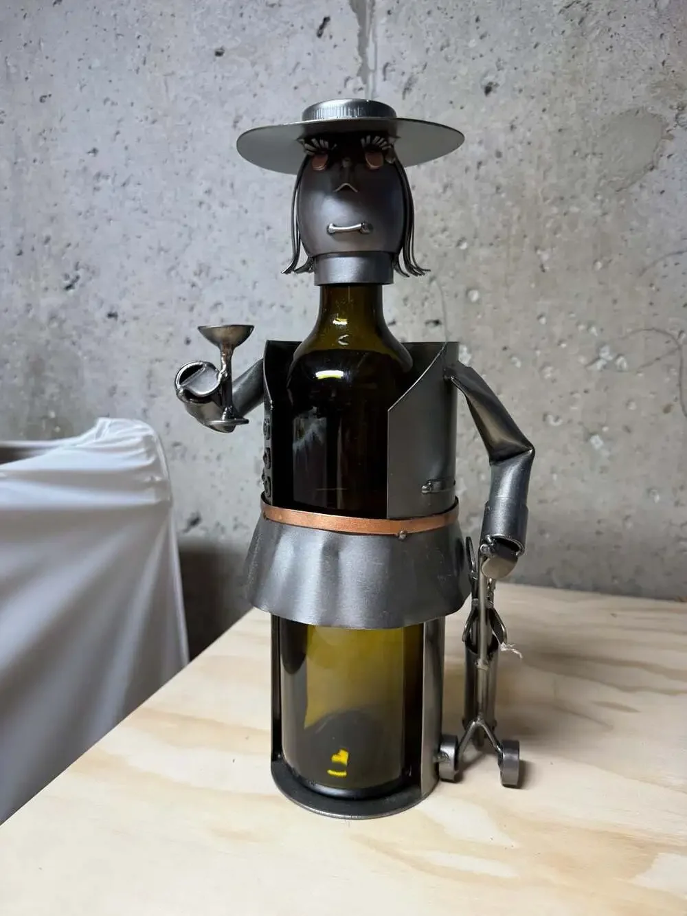 Metal Golfer Sculpture Wine Bottle Holder